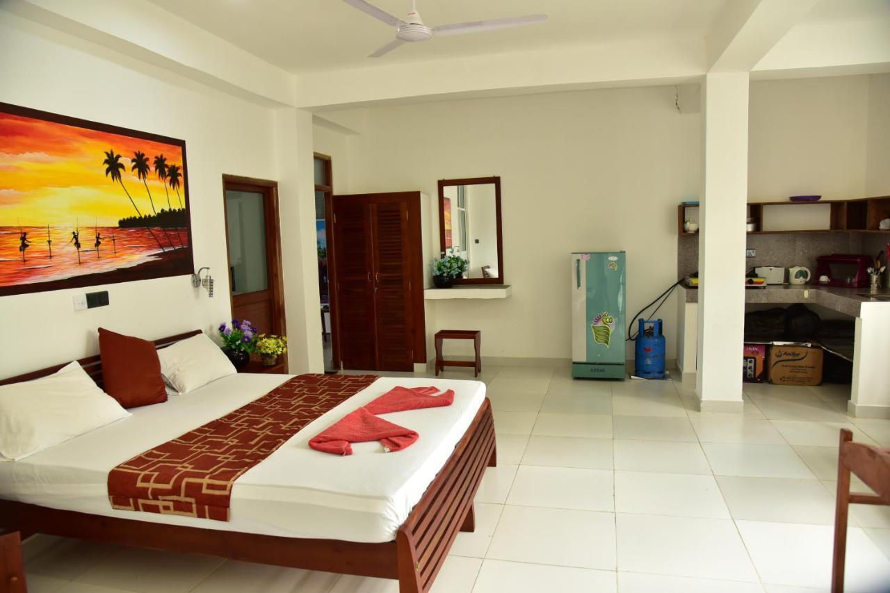 Hotel Happy Tuna Hikkaduwa Extérieur photo