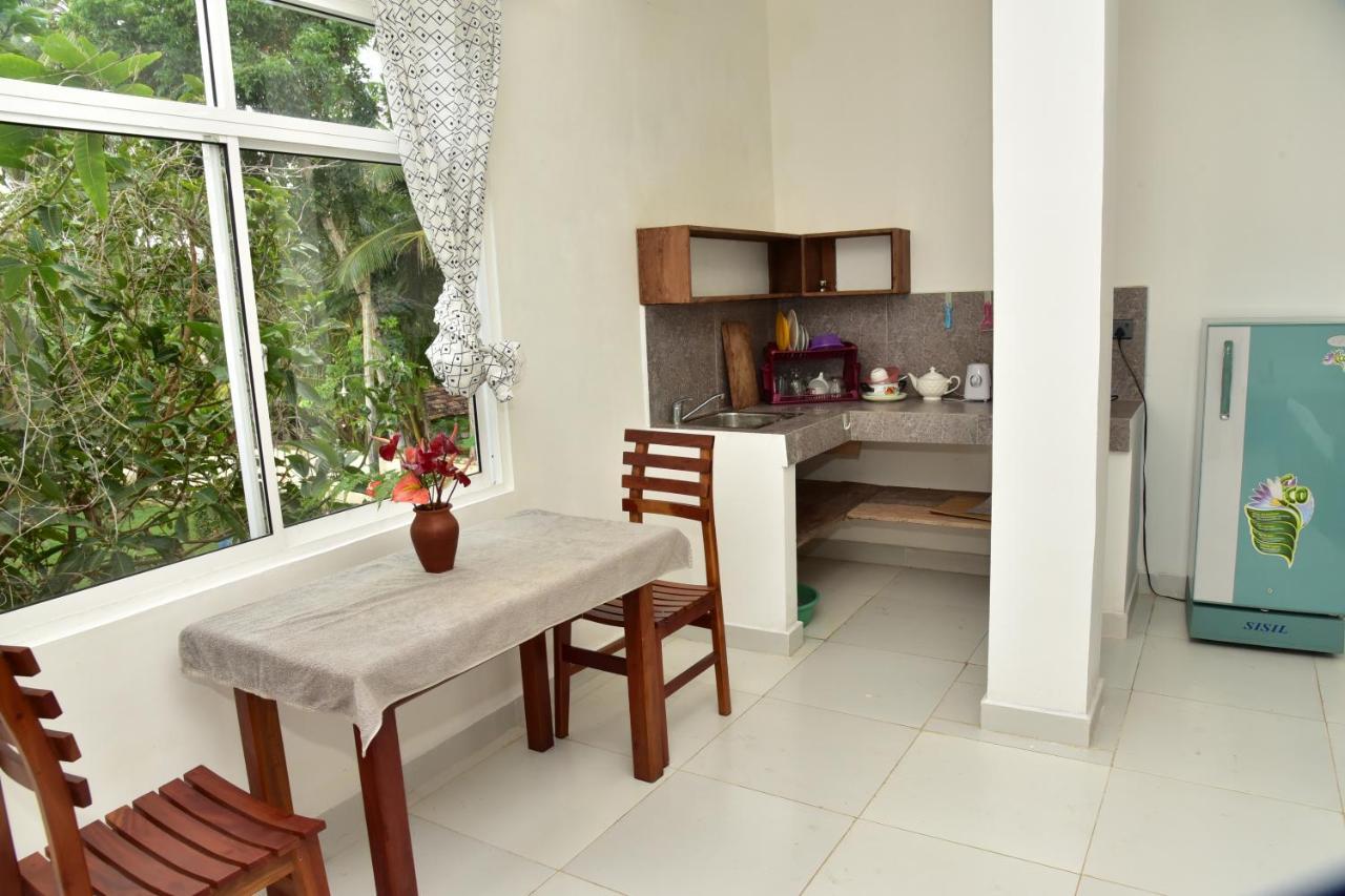 Hotel Happy Tuna Hikkaduwa Extérieur photo