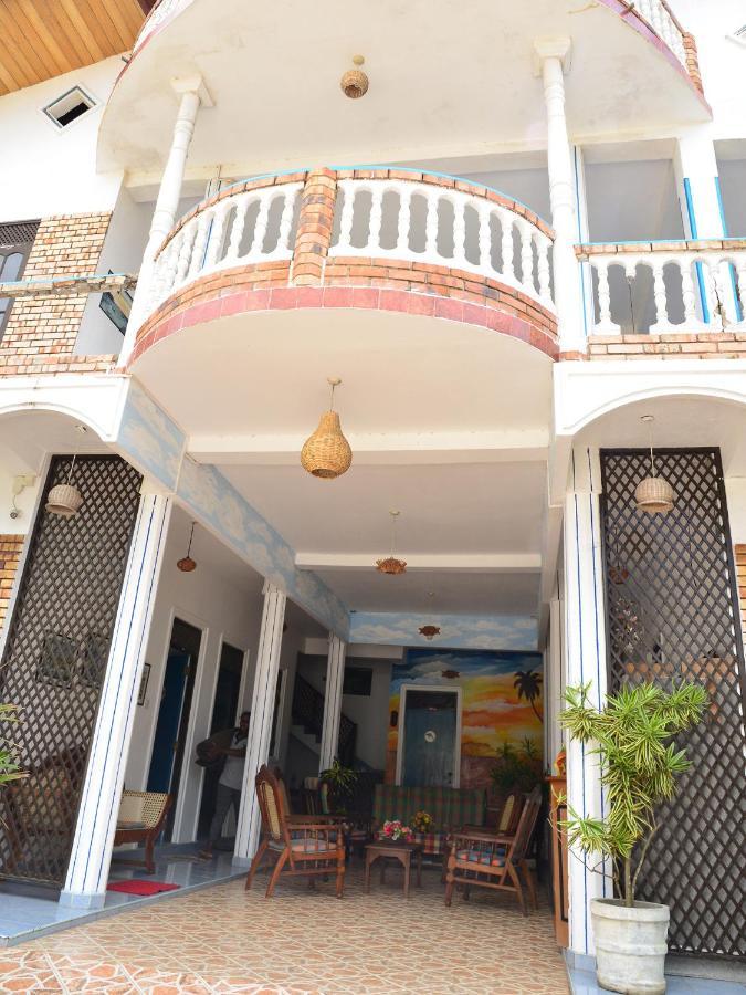 Hotel Happy Tuna Hikkaduwa Extérieur photo