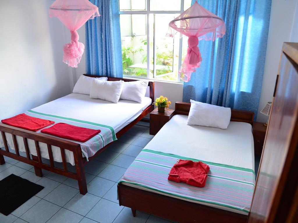 Hotel Happy Tuna Hikkaduwa Extérieur photo