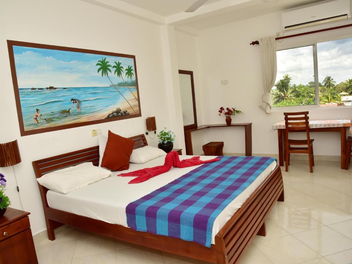 Hotel Happy Tuna Hikkaduwa Extérieur photo
