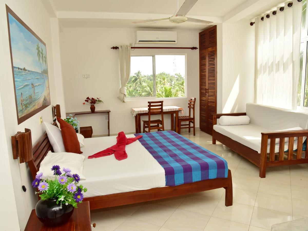 Hotel Happy Tuna Hikkaduwa Extérieur photo